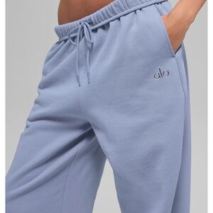 ALO Yoga NWT Women Winter Frost Accolade Straight Leg Sweatpants XS/S